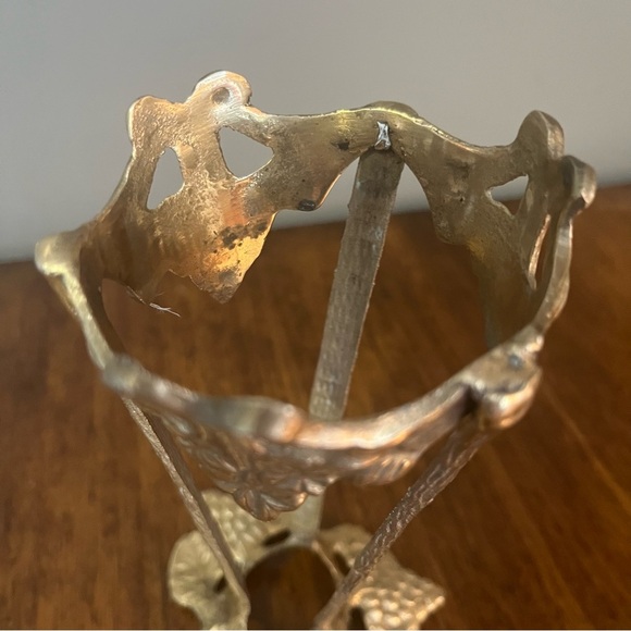 Vintage brass grapevine stand for bowl, vase or wine bottle - Picture 5 of 11